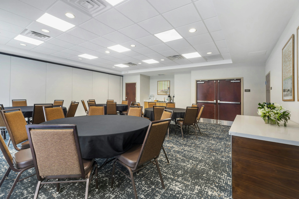 Hampton Inn & Suites by Hilton Plymouth