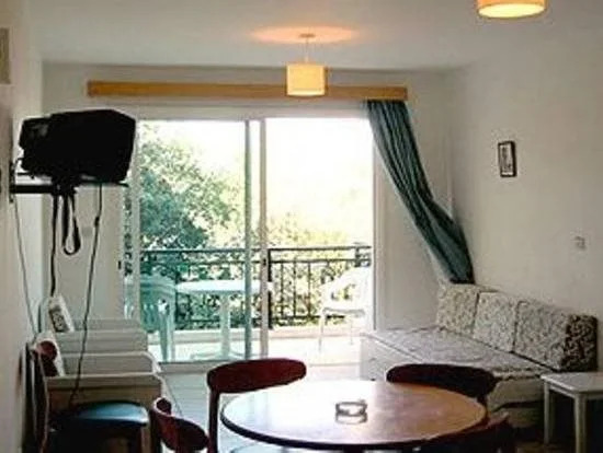 Renos Complex Tourist Apartments