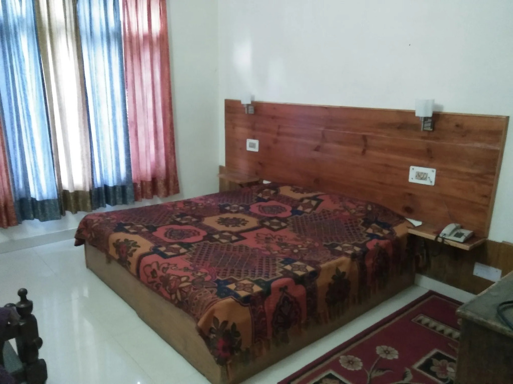 CS Shhandella Hotel