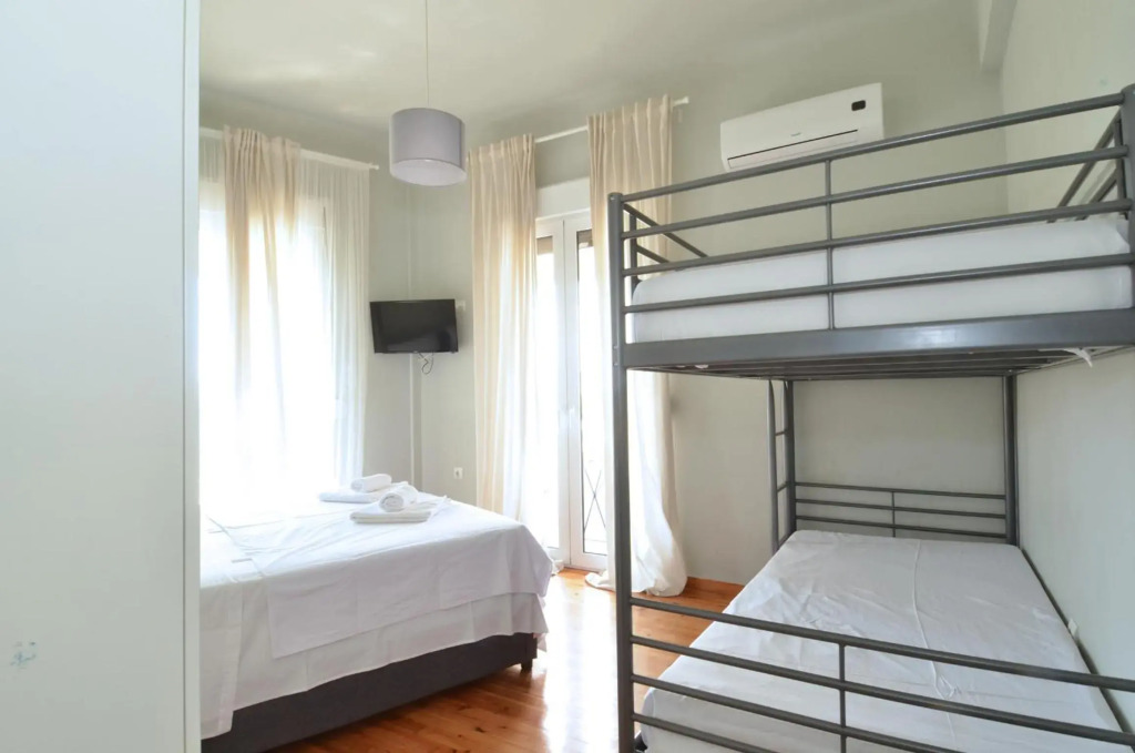 Stathmos Larissis B, a cozy 2BR Apartment, Close to Metro Station. 7