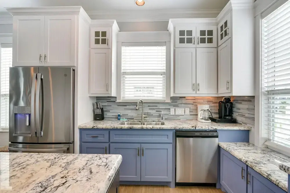 Walk to Ocean! Group Beach House in Galveston