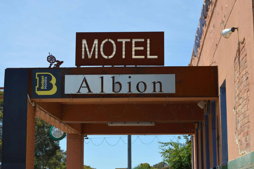 The Albion Motel Castlemaine