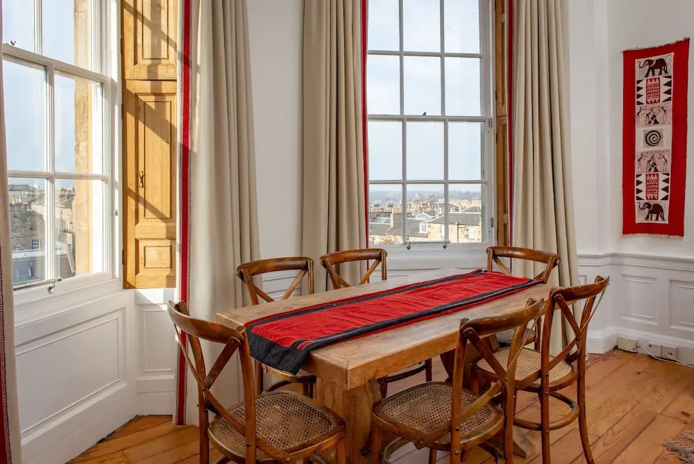 Stunning 4 Bedroom Central Edinburgh