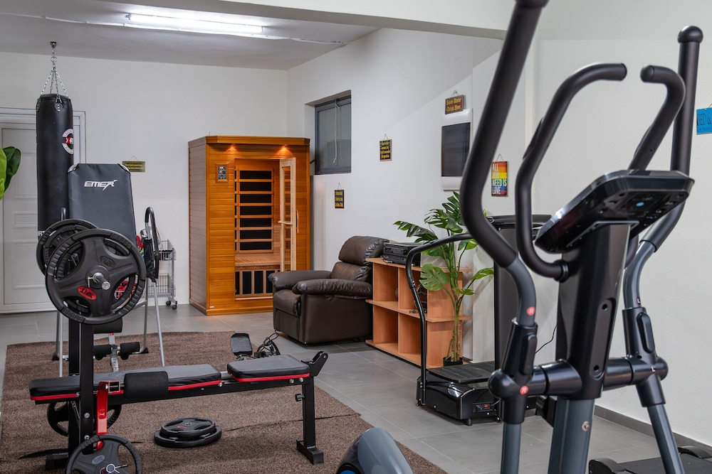 3As 3BD Villa, Heated Pool, Sauna & Gym
