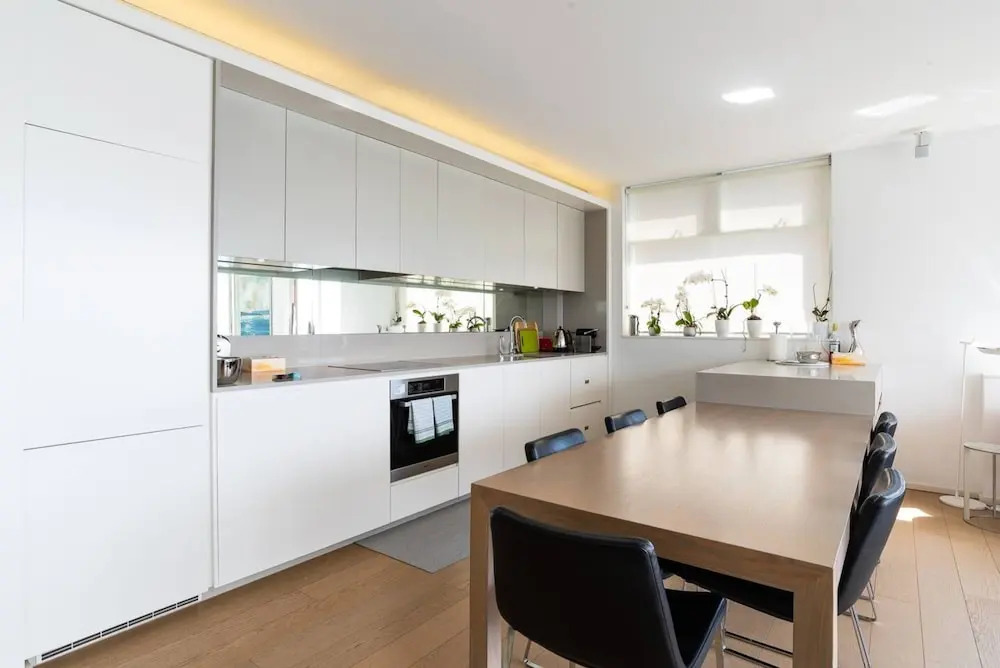 2 Bedroom Apartment with Bay View