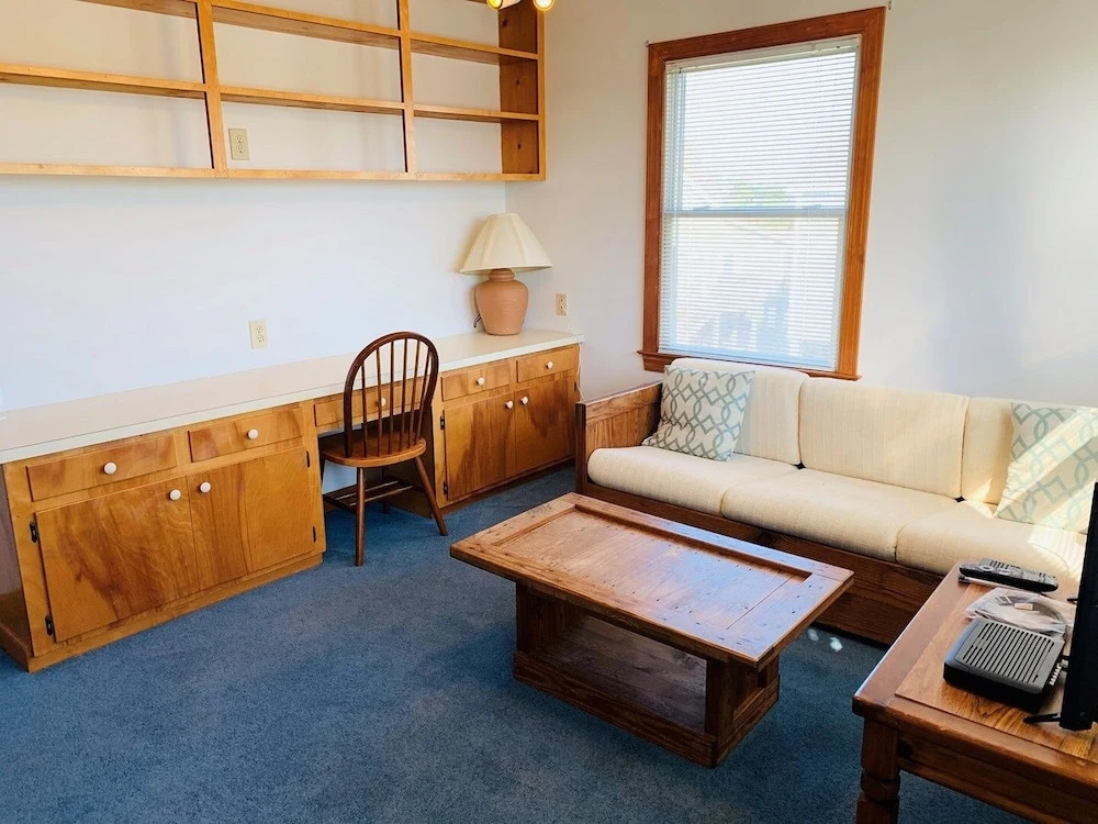 Yankee Traitor II - 4 Br Home