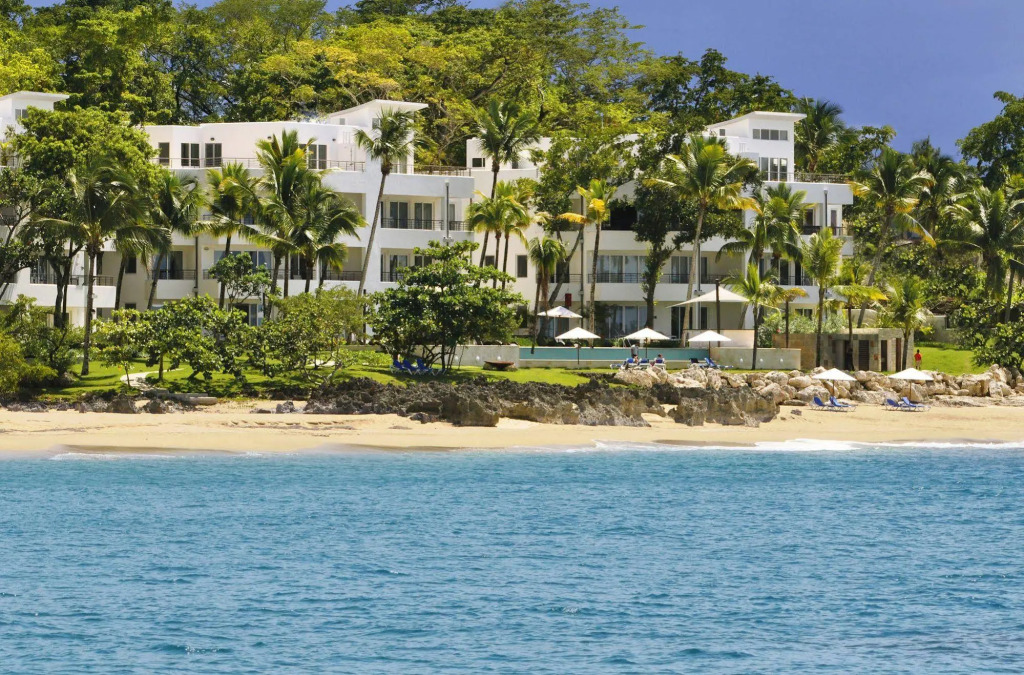 Infiniti Blu Luxury Ocean Front Condos