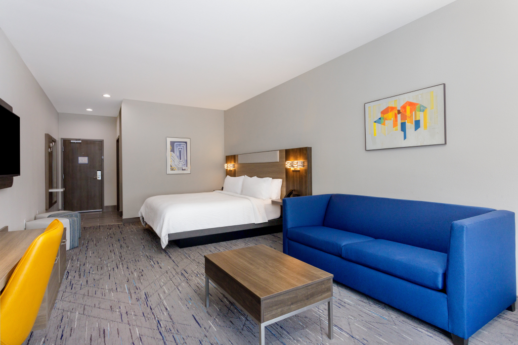 Holiday Inn Express & Suites Tampa Stadium - Airport Area by IHG