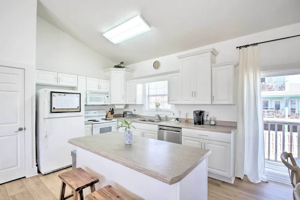 Pensacola Beach Home: 1 Block to Beach Access