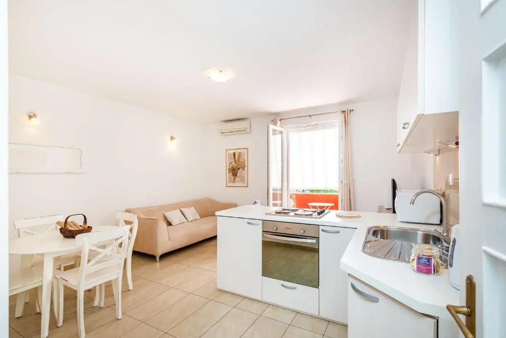 Near old town apartment with free parking and air condition in each room