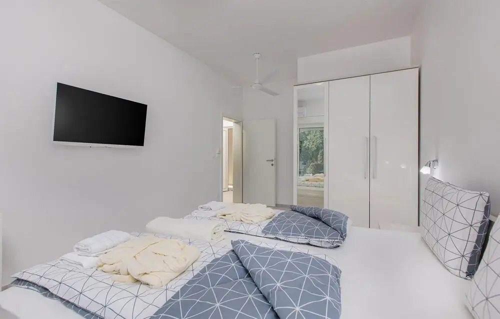 Stunning Home In Zestilac