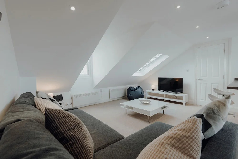 Stylish and Modern 2-bed Apartment in Herne Bay
