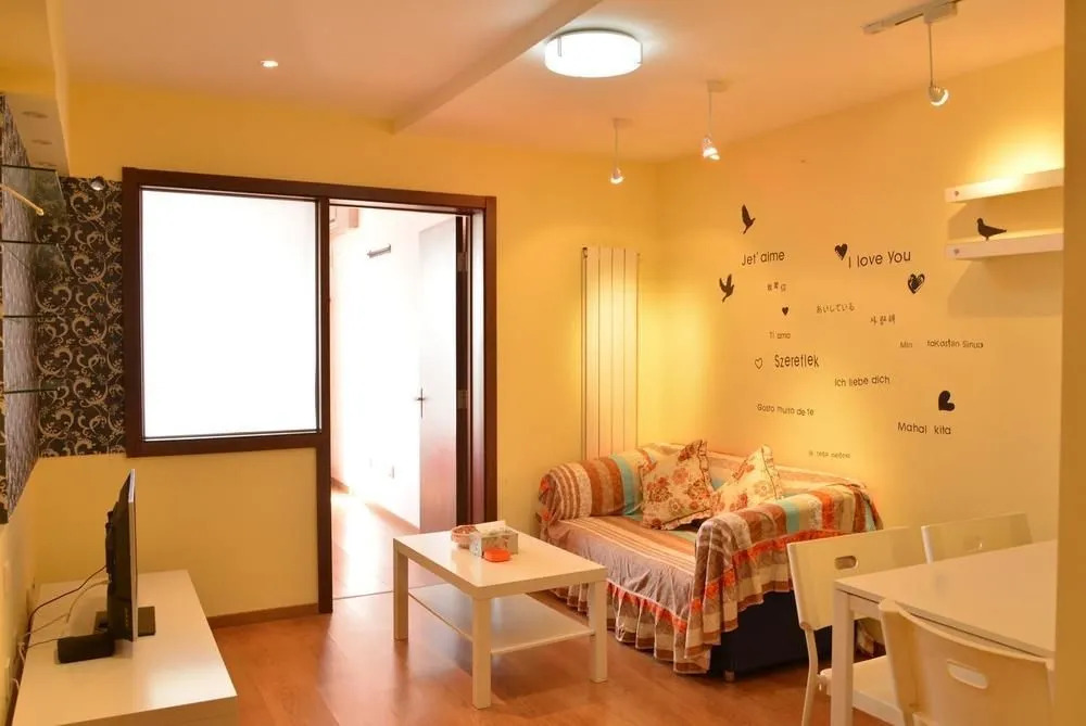 Seven Days Apartment