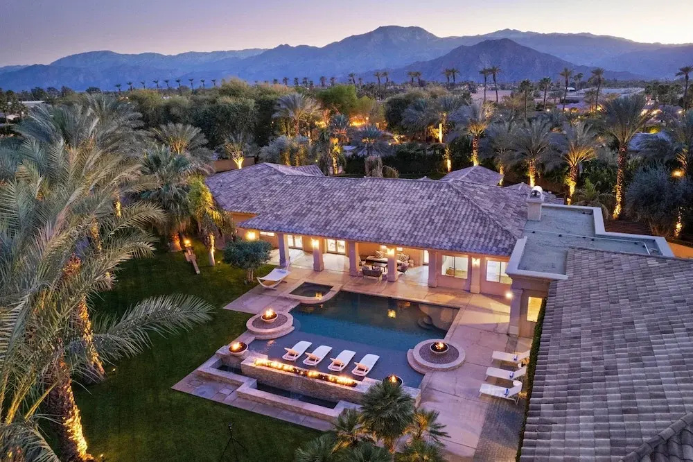 The Date Palm Estate by AvantStay Expansive Estate w Game room Backyard Oasis w Pool Spa