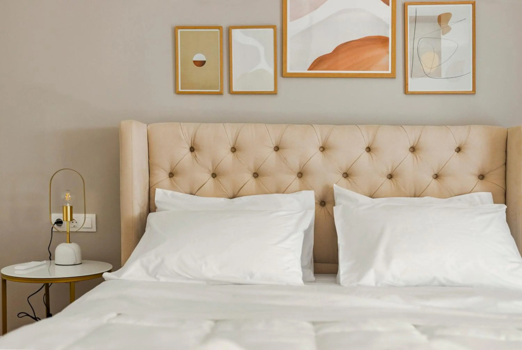 HoneyBee Apartment
