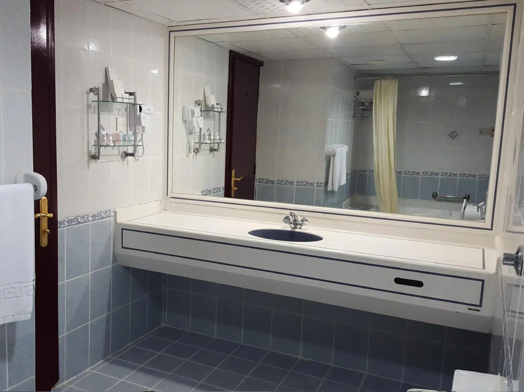 Al Bustan Flats