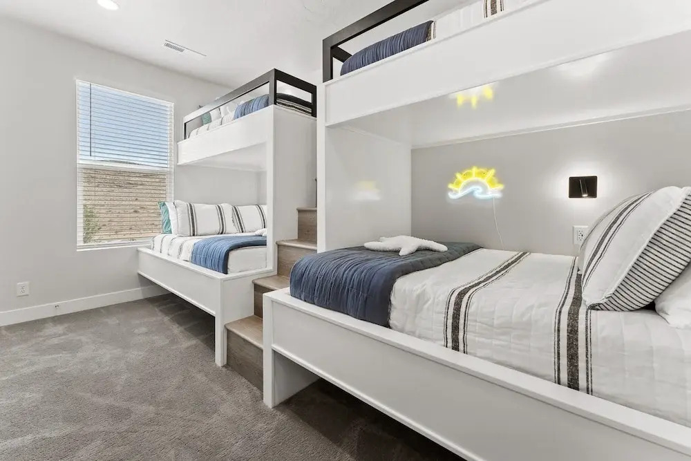Red Desert Oasis 5 Bedroom Home