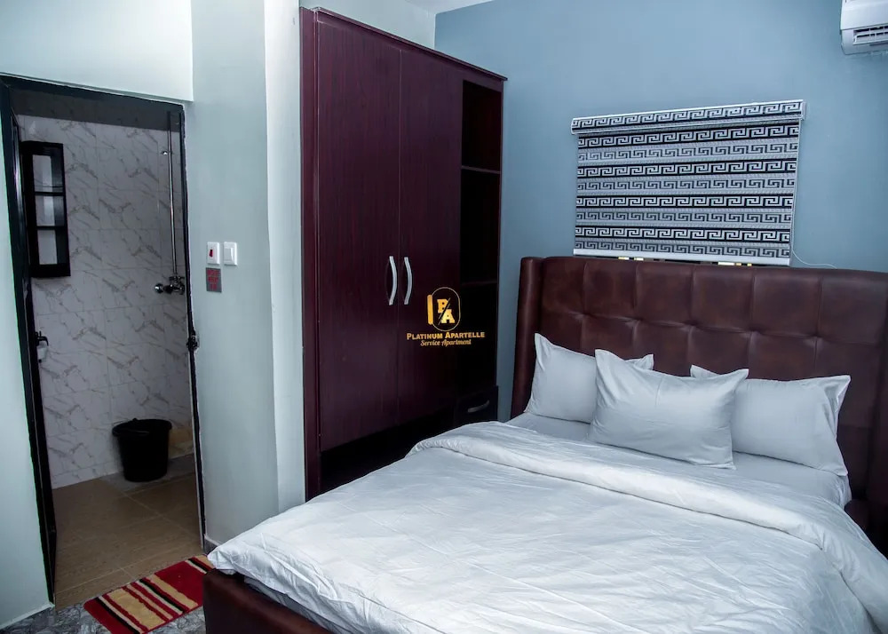 Platinum Apartelle
