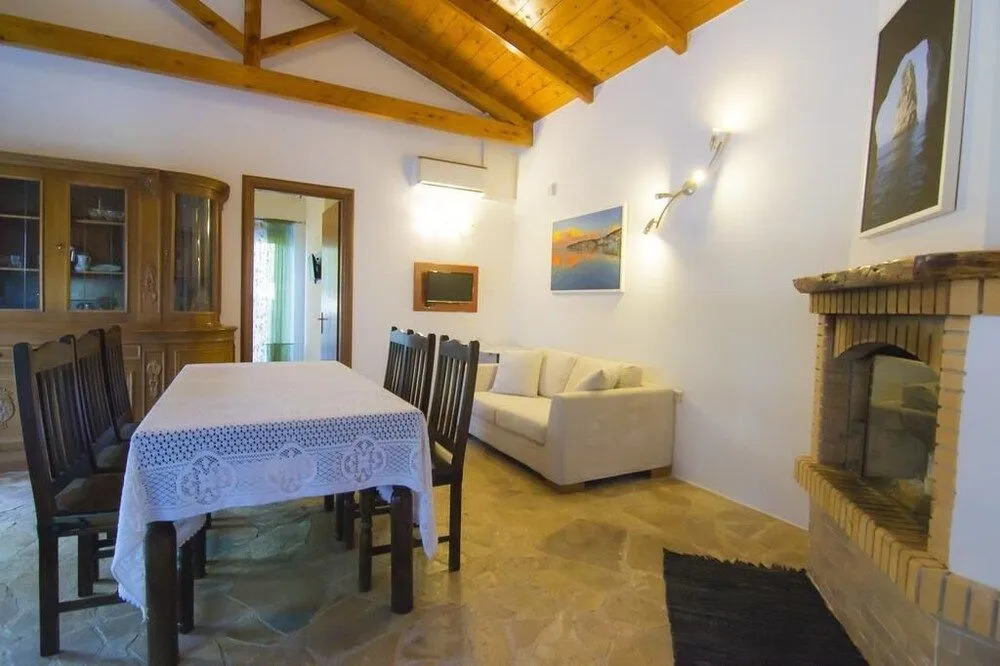 Su La Strata Villa by CorfuEscapes