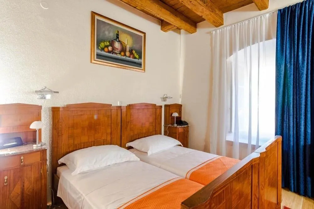 Rooms Miron