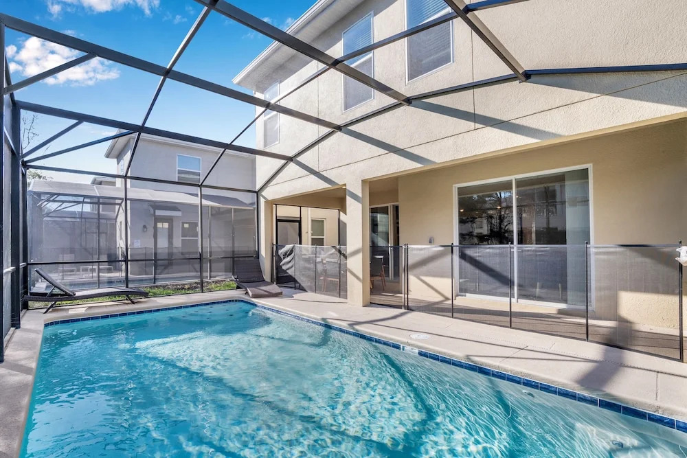 Fabulous 6 Bed Storey Lake Villa Pool & Spa 2145bmd