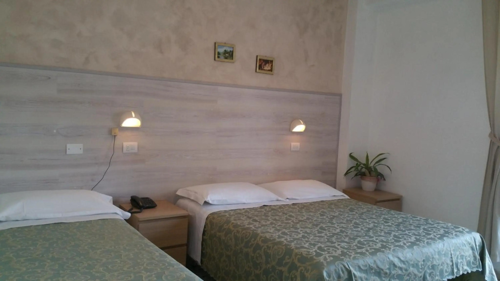 Hotel Canasta