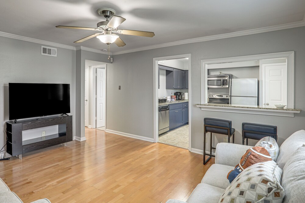 2 Mi to Ole Miss University! Condo w/ Pool Access
