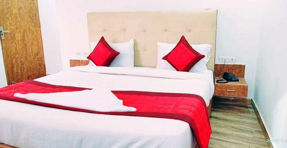 Hotel LA Pearl Inn