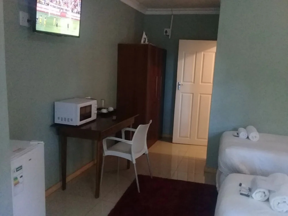 RS GARDEN GUESTHOUSE