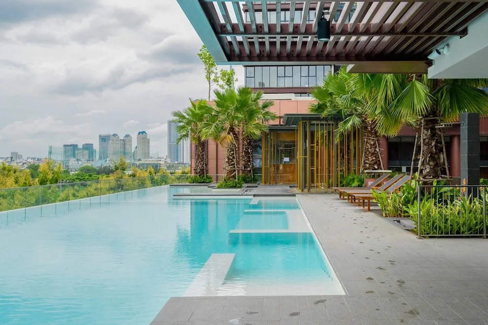 Bluesky Metropole Galleria Luxury