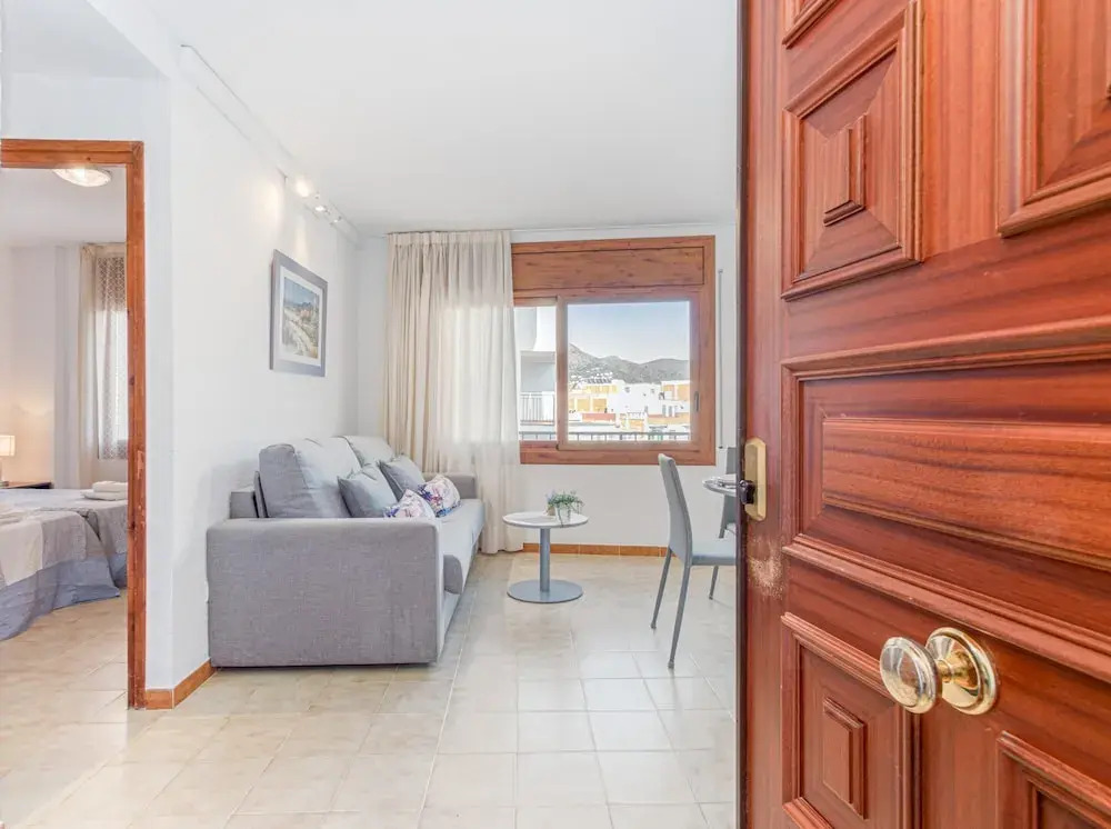 1 Bedroom Apartment Near Nova Beach