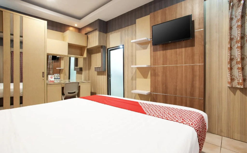 OYO 164 Ang's Residence