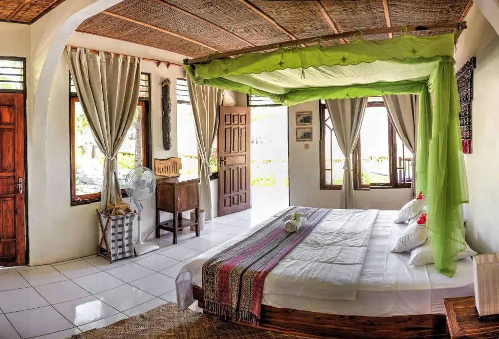Malole Surf House