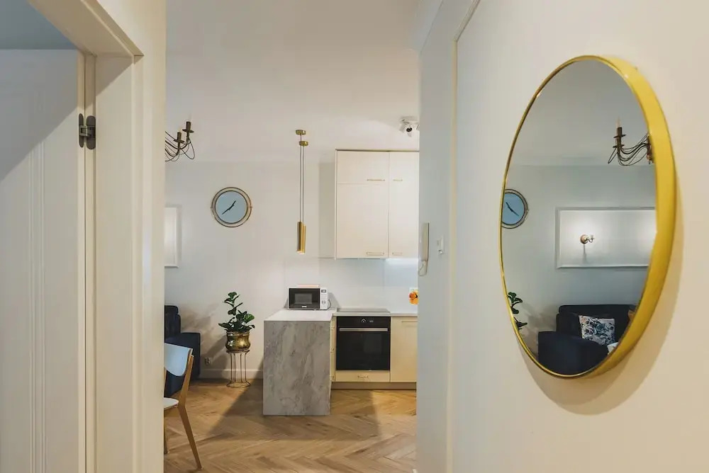 Atrium - Old Town Luxury Apartments - by Upstairs