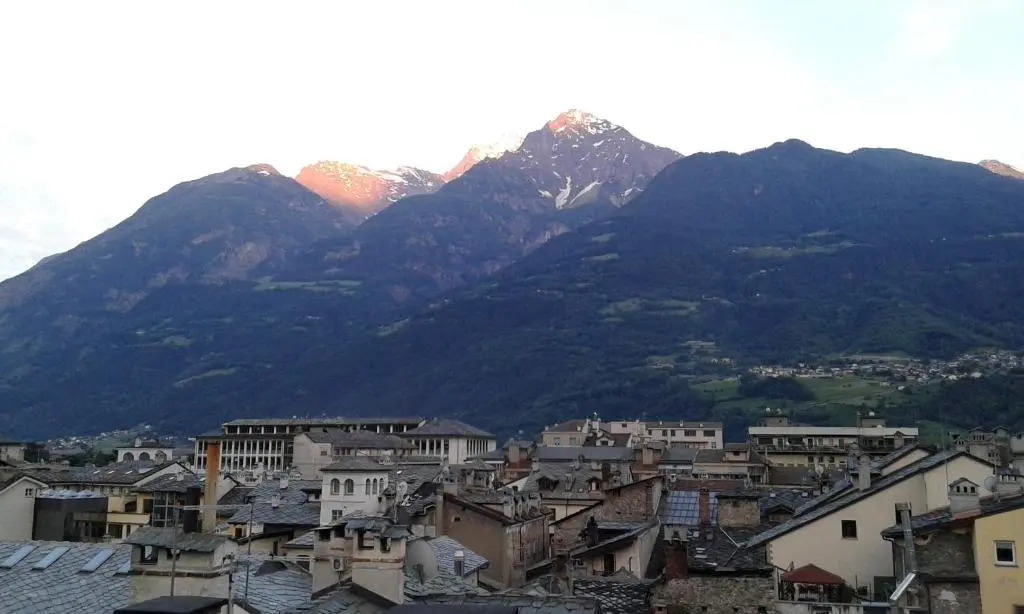 appartamento nel centro storico di Aosta con vista sui ghiacciai