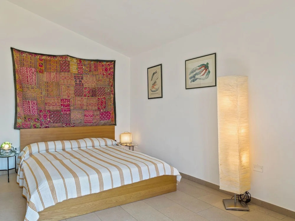 Relaxing Bosa Stay with Veranda