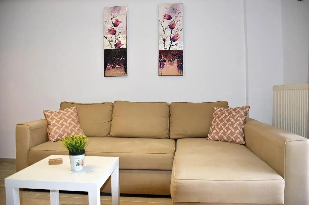 Center Apartment along the Sakoulevas River