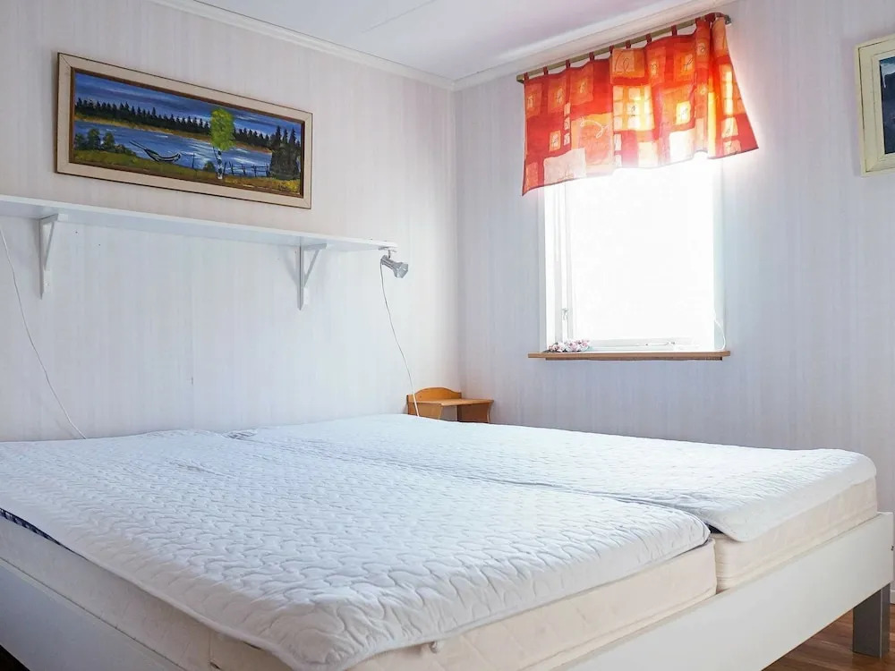 6 Person Holiday Home in Hamburgsund
