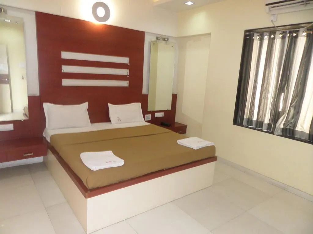 Hotel Skylark Inn
