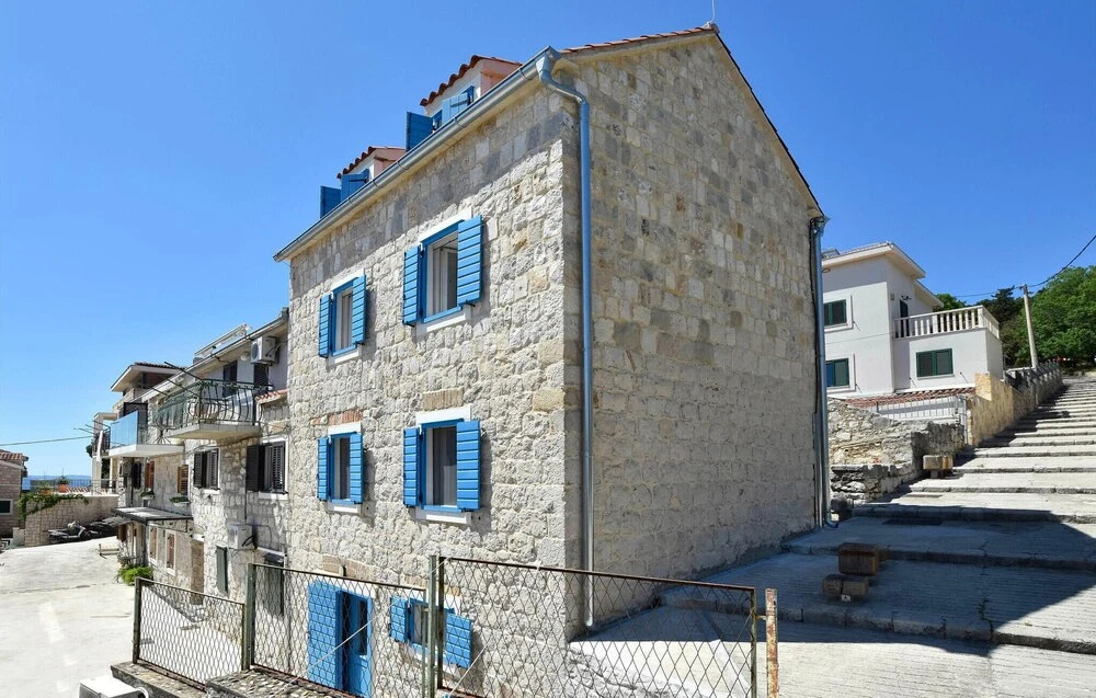 Nice Apartment in Split With 1 Bedrooms and Wifi