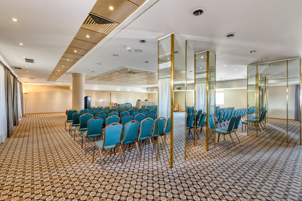 Divani Caravel