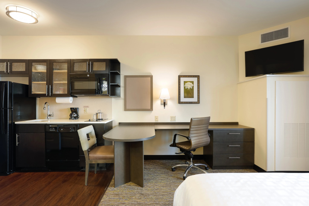 Candlewood Suites Lenexa - Overland Park Area by IHG