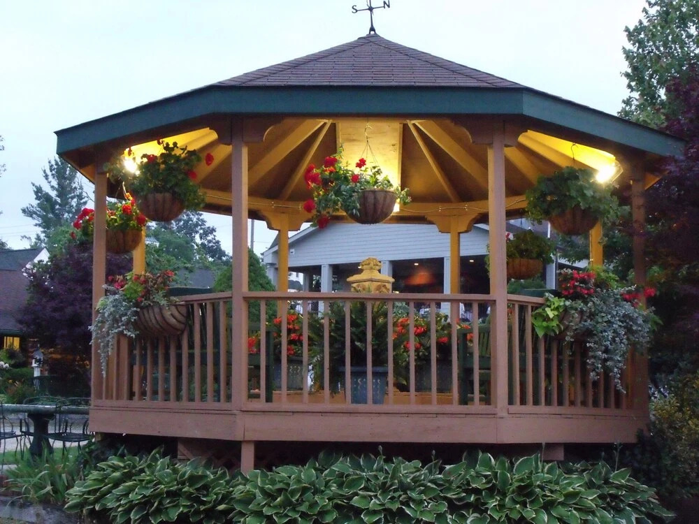 Hemlock Inn