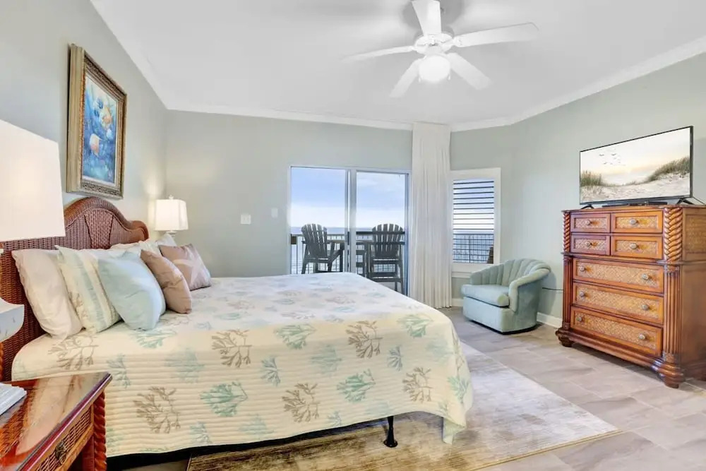 Admirals Quarters 802