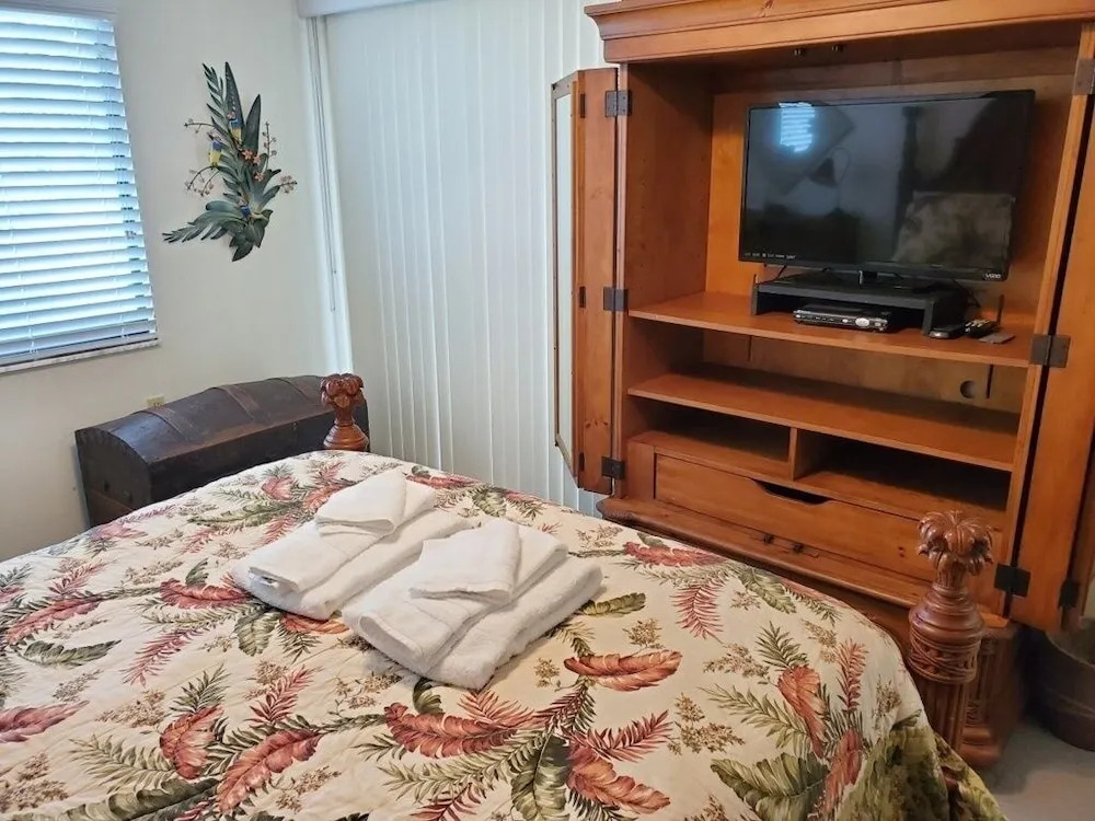 Ocean Ge Club C36 1 Bedroom Condo by RedAwning