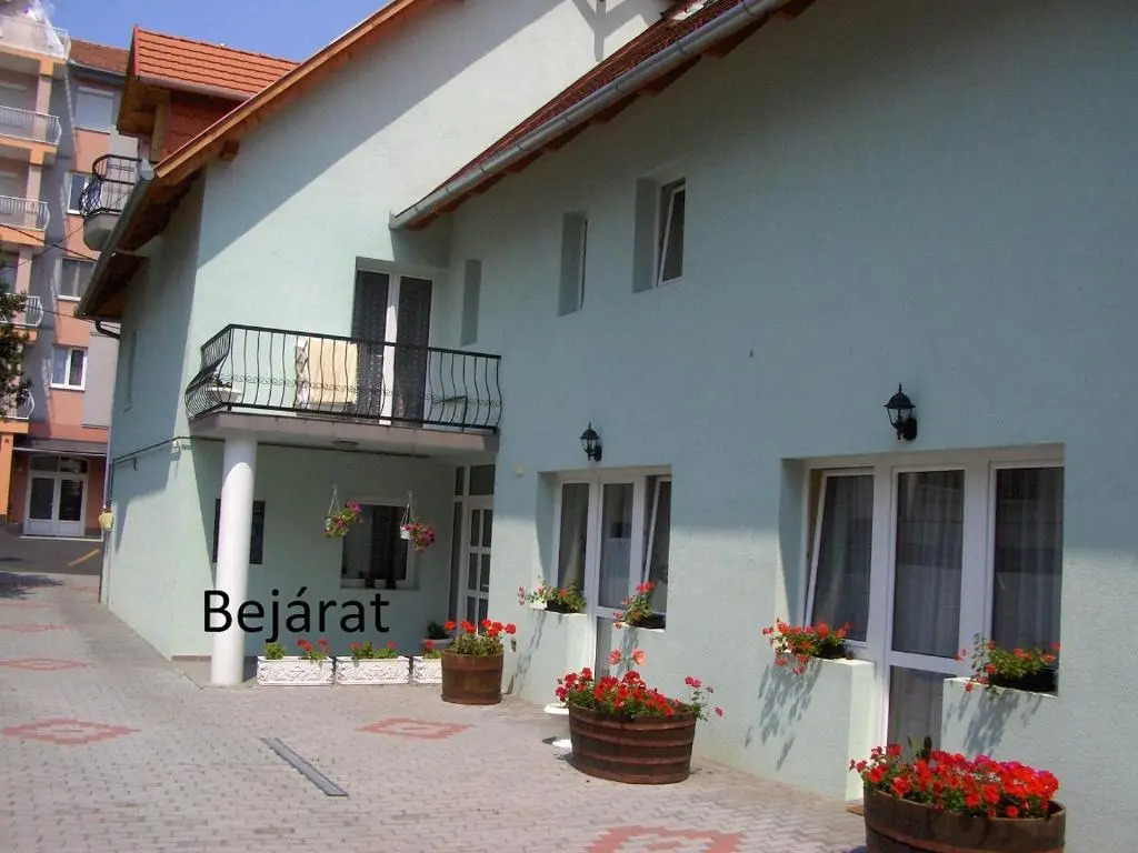Zsanett Appartement