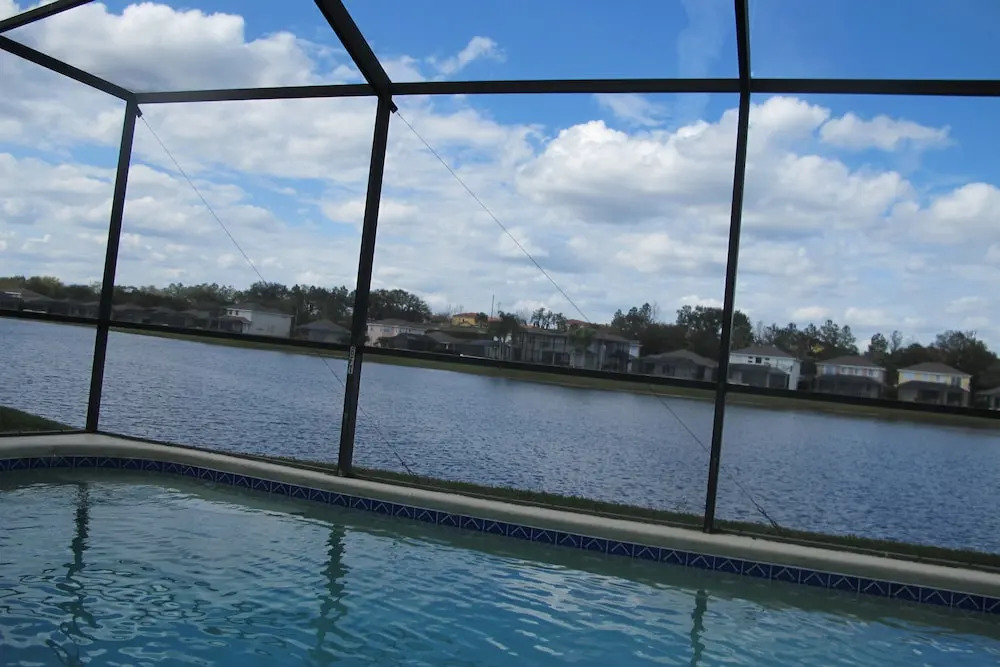 Sunset Lakes Pool Home by Sun 'n Fun VH