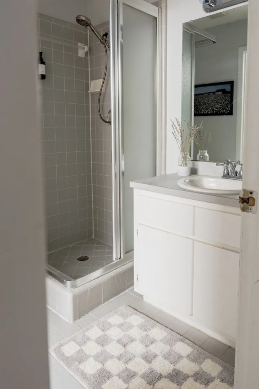 Quiet Convenient and Modern Haven