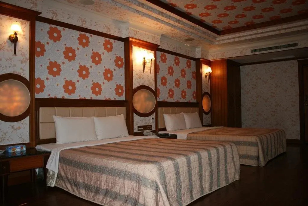 Loveshu Business Motel(長榮興商務汽車旅館（新化館）)