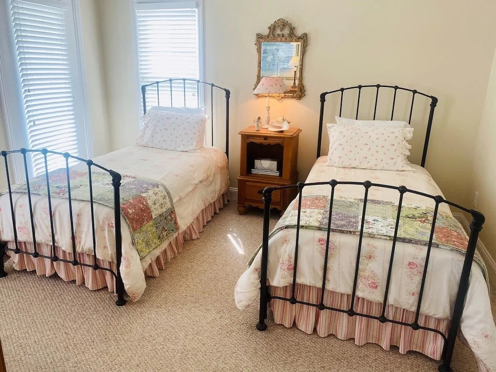 Cook's Cape - 4 Br Home